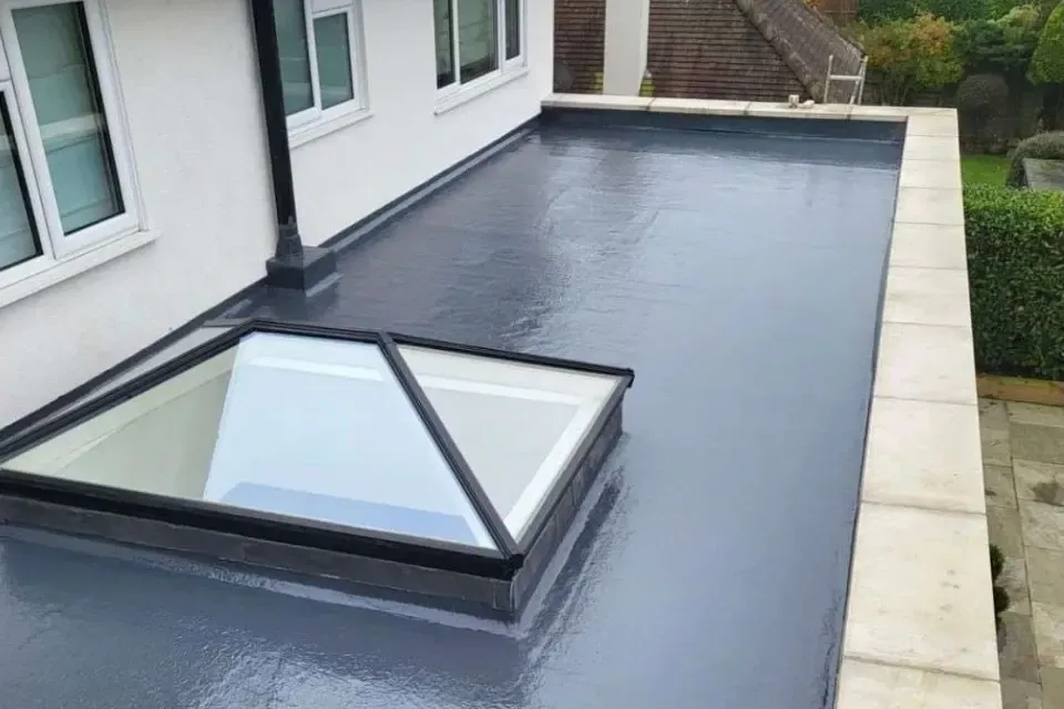 Flat roof with a glass lantern rooflight